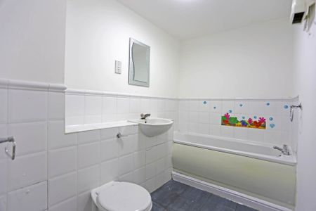 Price £1,750 pcm - Available Now - Unfurnished - Photo 2