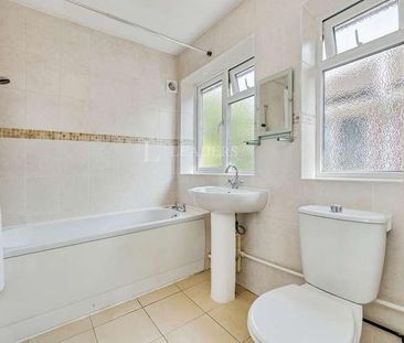Sandcross Lane, Reigate, RH2 - Photo 5
