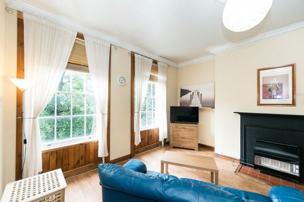 B Blenheim Square, Hyde Park, Leeds - Photo 1