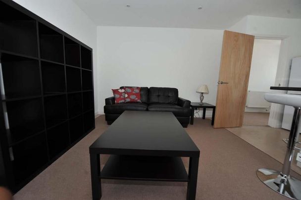 3 bedroom flat to rent - Photo 1