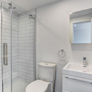 1 Bedroom - 4530 Avenue Coloniale, Montréal - Photo 3