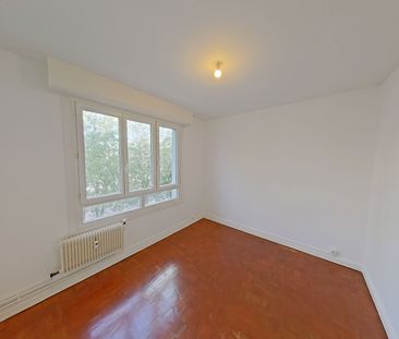 Location Appartement 5 pièces 95m² - Photo 4