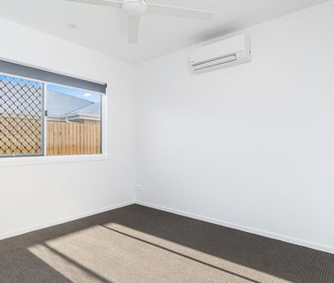 NEWLY BUILT DUPLEX IN WONDUNNA - Photo 2