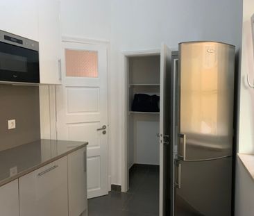 4 room luxury Flat for rent in Campolide, Lisbon - Photo 2