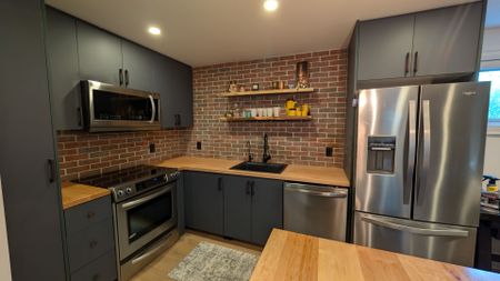 For Lease - 3239 Cove Avenue, Innisfil, Ontario - Photo 2