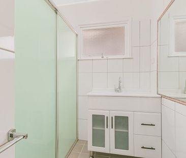 Pet Friendly Single Level Family Home - Photo 2