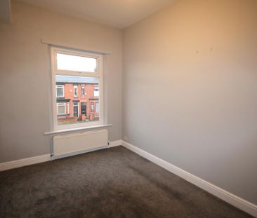 4 bedroom terraced house to rent - Photo 5