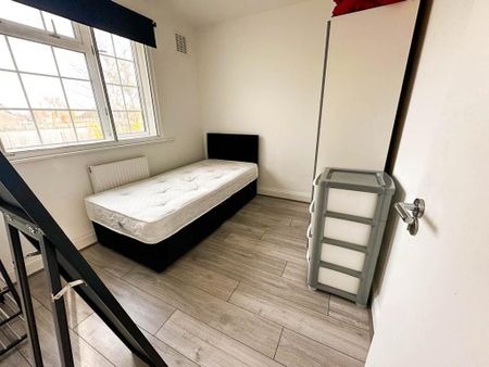 6 bedroom terraced house to rent - Photo 3