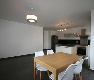 Location Appartement 3 pièces 65m² ANNECY LE VIEUX 74940 - Photo 2