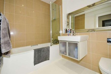 High Road, Buckhurst Hill, IG9 - Photo 2