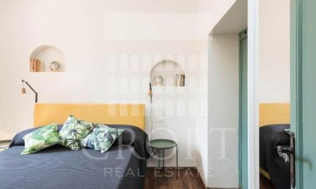 TRASTEVERE: Lovely modern and spacious 1 Bedrooms flat with lots of light on quiet street. Newly renovated fully equipped kitchen and bath. Large living room with with fireplace, dining, bedroom. Near all services, transport. Ref 444 - Photo 3
