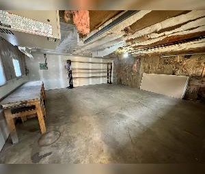 Edmonton 5 Bed 3 Bath 2 Garages Corner Lot Home For Rent - Photo 5