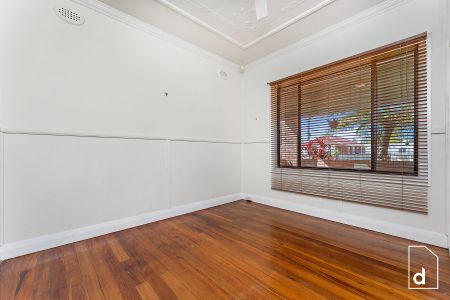 Family Home In Awesome Location - Photo 4