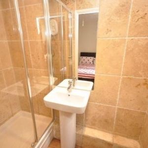 1 Bed - Stewart House, Kirkgate, Town Centre, Huddersfield - Photo 3