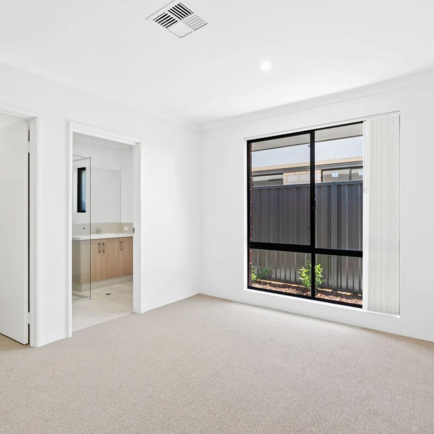 16 Cloudburst Avenue, Baldivis. - Photo 1