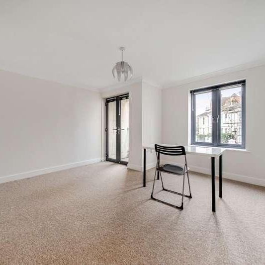 Clarendon Road, Southsea, PO4 - Photo 1