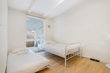 Warm, inviting and fully renovated throughout! - Photo 4