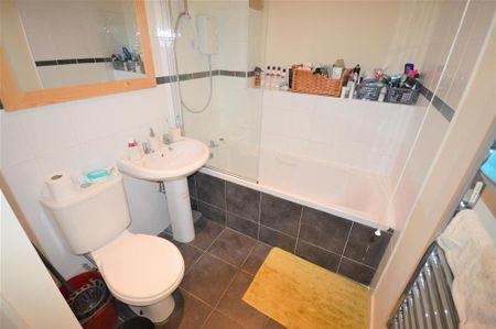 1 bedroom apartment to rent - Photo 2