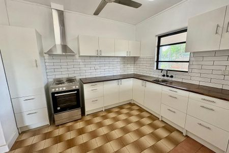 COMFORTABLE NORTHERN SUBURBS LIVING - Photo 5