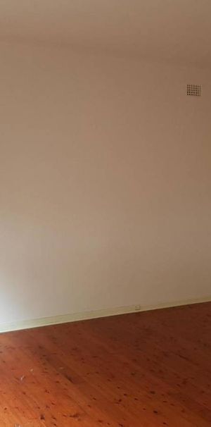 LARGE 1 BEDROOM SINGLE LEVEL - Photo 1