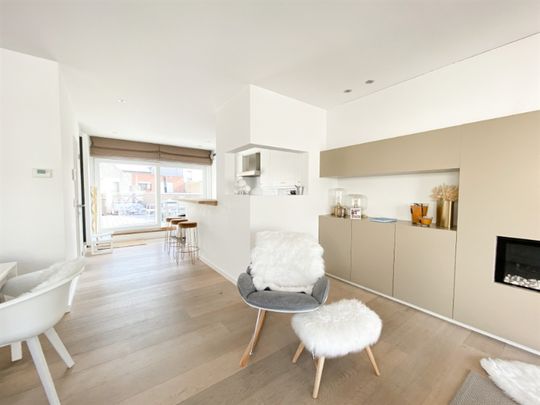 Recente bel-étagewoning te huur in het centrum van "het Oude Knokke" - Foto 1