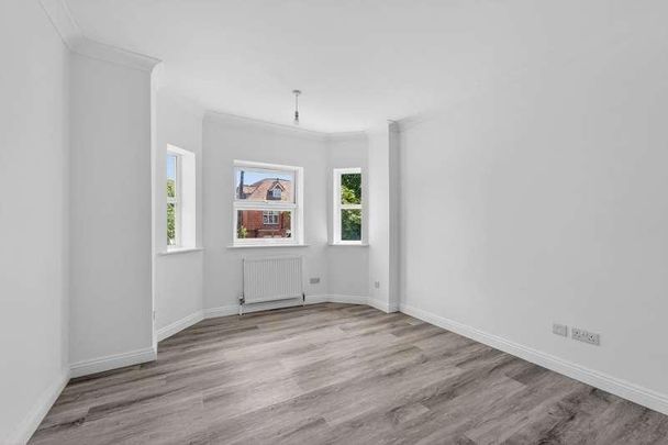 Crabton Close Road, Bournemouth, BH5 - Photo 1