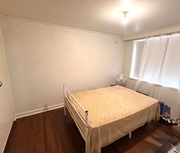 TWO BEDROOM GROUND FLOOR APARTMENT IN CENTRAL DANDENONG! - Photo 1