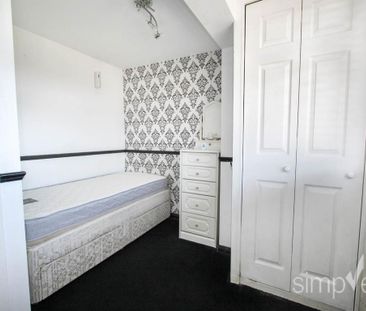 2 bedroom maisonette to rent - Photo 2