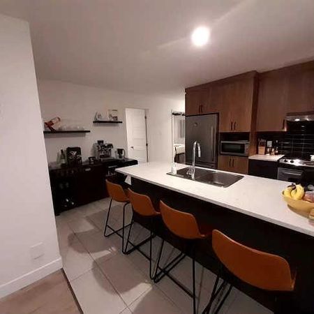 Splendide 5 ½ Style Condo (3 Chambres) – CONSTRUCTION RÉCENTE - Photo 3