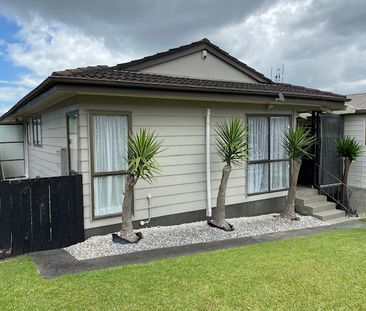 Clover Park 3 bedrooms beautiful family home. - Photo 2