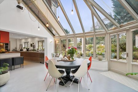 6 bedroom detached house to rent - Photo 3