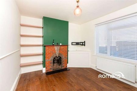 Ringwood Road, Farnborough, Hampshire, GU14 - Photo 4