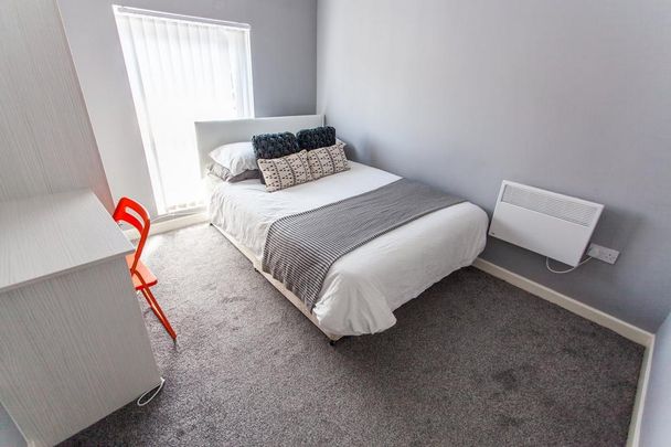 2 bedroom flat to rent - Photo 1