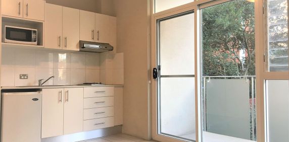 One bedroom apartment in Kingsford! - Photo 2