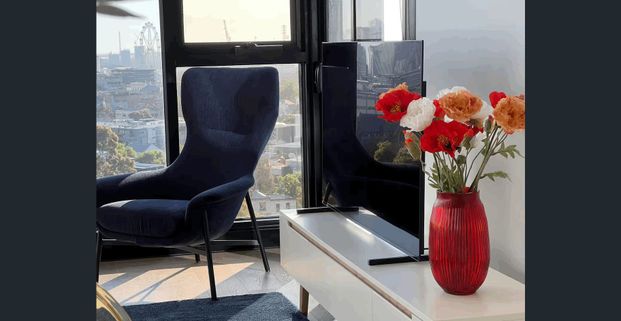 Beautiful Fully Furnished Apartment with City Views – North Melbourne - Photo 1