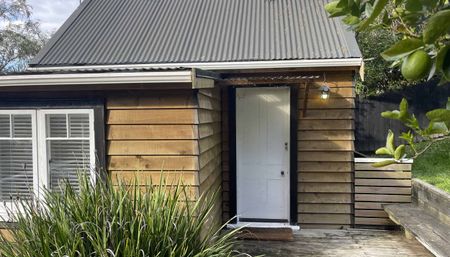 Charming Studio Cottage - Long Term Rental - Photo 4