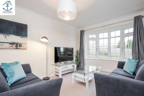 3 bedroom semi-detached house to rent - Photo 1