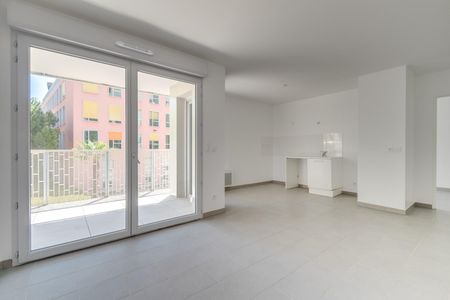 location Appartement F4 DE 75.34m² À NICE - Photo 3