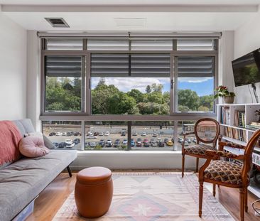 Superb Apartment with Carpark - Photo 6