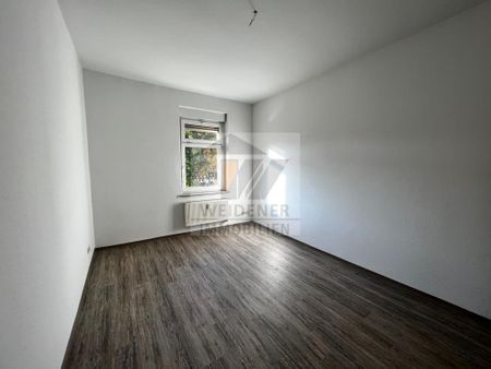 Neuer Boden, Wanne, Dusche, Aufzug und Balkon! Geräumige 2 Raum Wohnung - Photo 2