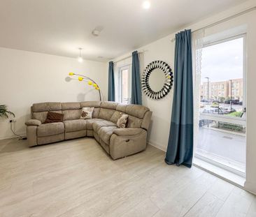 3 bedroom end of terrace house to rent - Photo 2