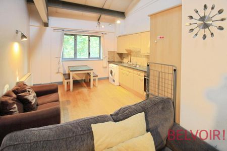 2 bedroom flat to rent - Photo 2