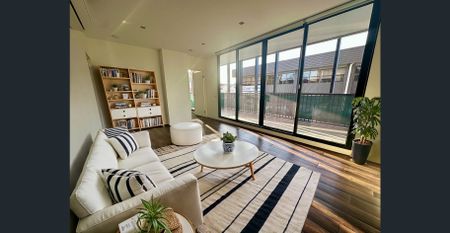 FABULOUS APARTMENT IN RIVERLAND SETTING - Photo 2