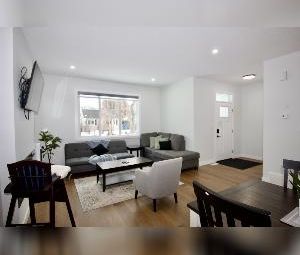 4 Bed 3 Bath Double Garage Montrose Edmonton For Rent - Photo 1