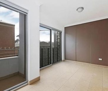 Spacious Retreat Near Sydney Uni, RPA & CBD - Photo 4
