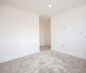 Well presented 2 bedroom semi-detached house in the popular village... - Photo 2