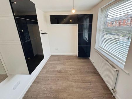 2 bedroom terraced house to rent - Photo 4