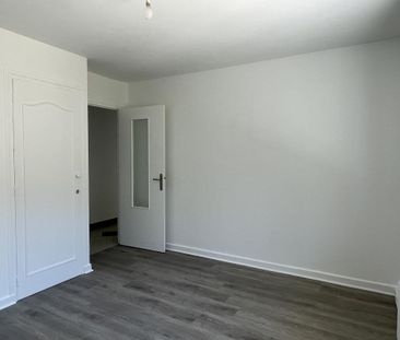 Location Appartement 5 pièces 114m² LE BOURGET DU LAC 73370 - Photo 2