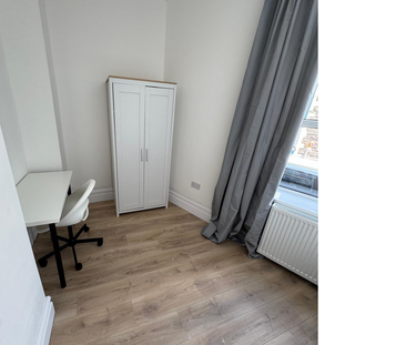 1 bedroom in a house share to rent - Photo 6