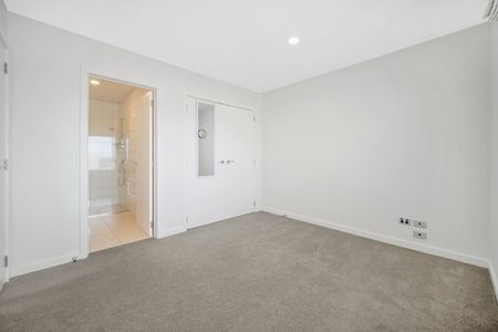 Upmarket Three-Bedroom Home Parnell - Photo 2